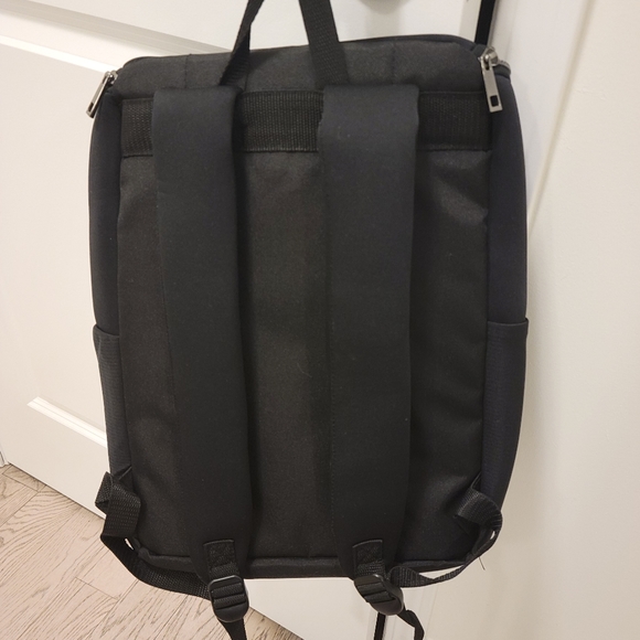 Backpack - Picture 4 of 4